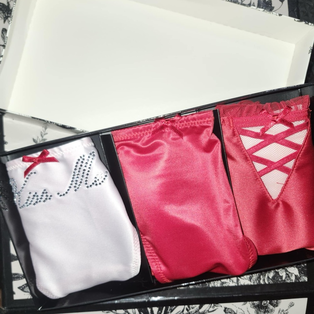 Victoria Secret V-String set size XS NIB - Picture 3 of 9